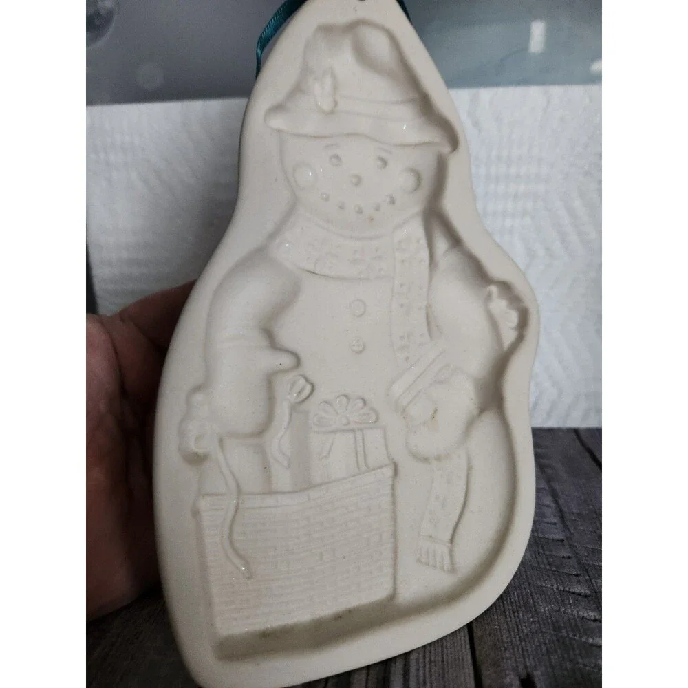 Longaberger Pottery Cookie Mold 1997 Snow Friends Chilly Snowman Winter Decor 8”